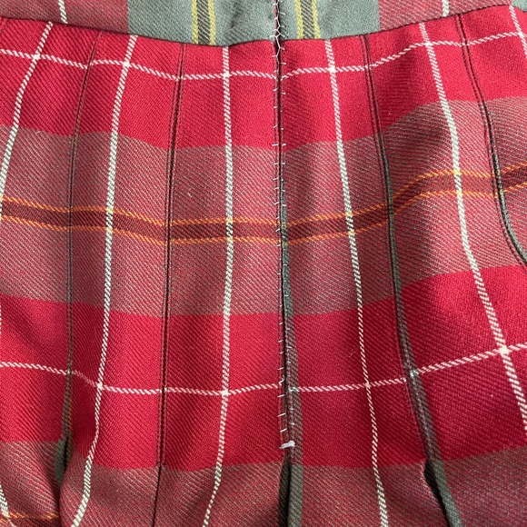 Pure new wool mid length pleated skirt - Picture 2 of 6